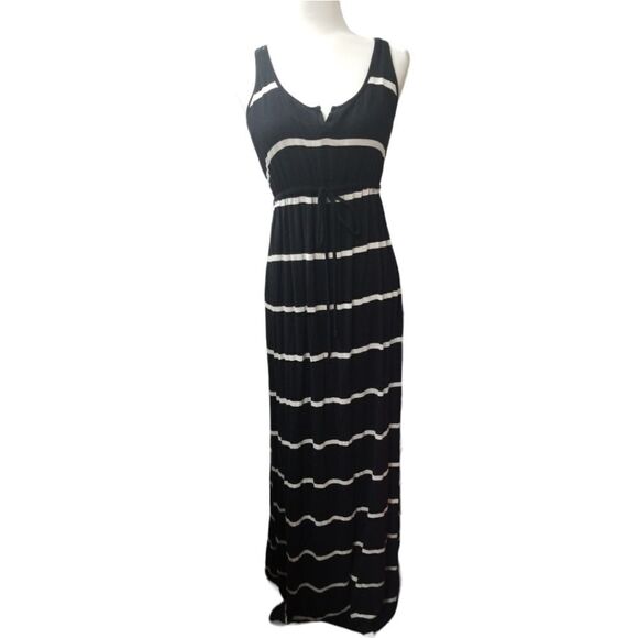 Old Navy Maternity Maxi Dress Black and White Stripes Size Medium - Picture 8 of 8